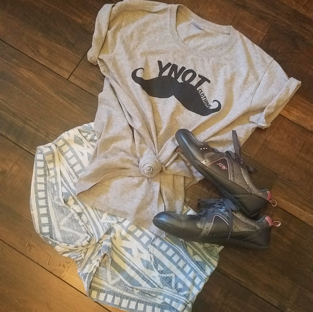 😻Gildan YNOT T shirt
